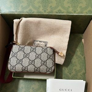 New in box Gucci GG Supreme key pouch